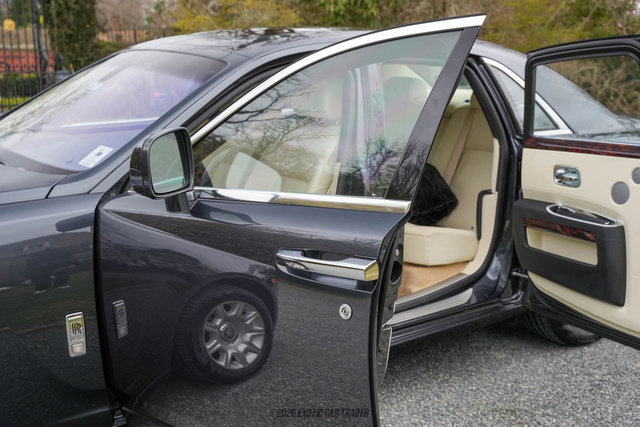 Used 2011 Rolls-Royce Ghost image 33