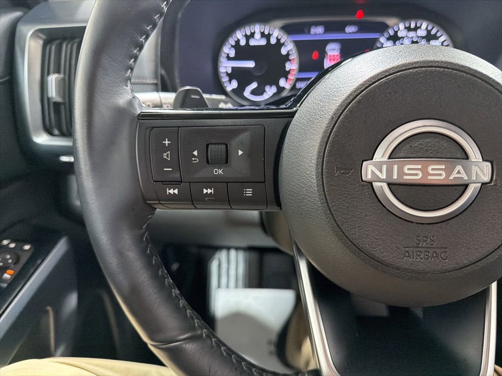 Used 2025 Nissan Pathfinder SL AWD/4WD image 27