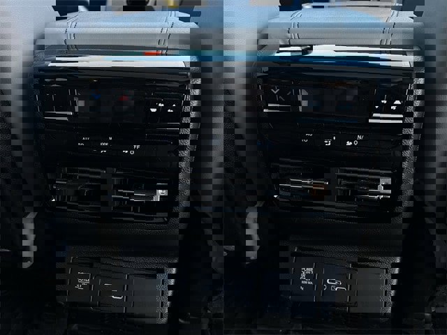 Certified 2025 Acura MDX FWD w/ Technology Package image 31