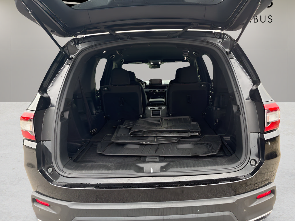Used 2025 Honda Pilot Sport image 13
