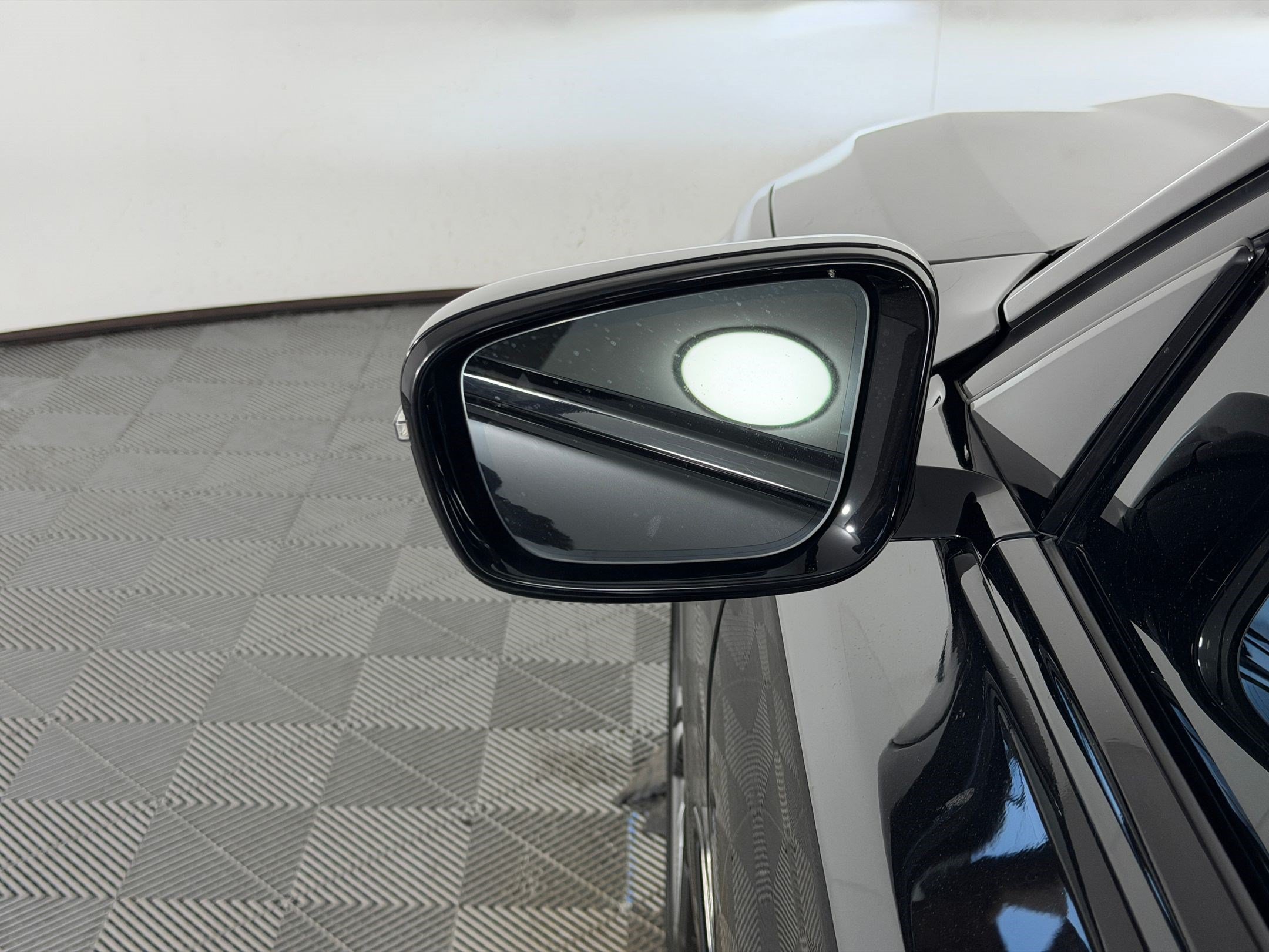 Used 2019 BMW 740i w/ M Sport Package RWD image 22