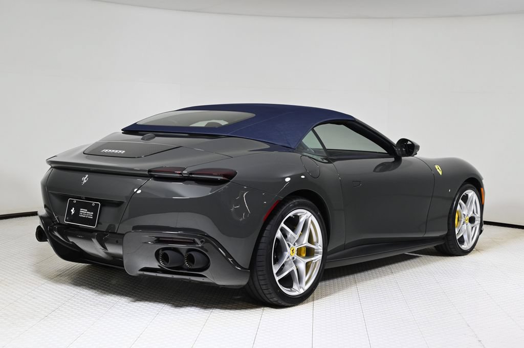 Used 2025 Ferrari Roma Spider RWD image 9