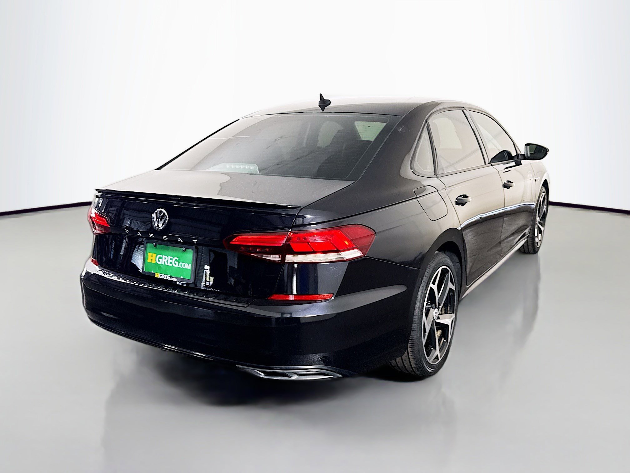 Used 2020 Volkswagen Passat 2.0T R-Line FWD image 10