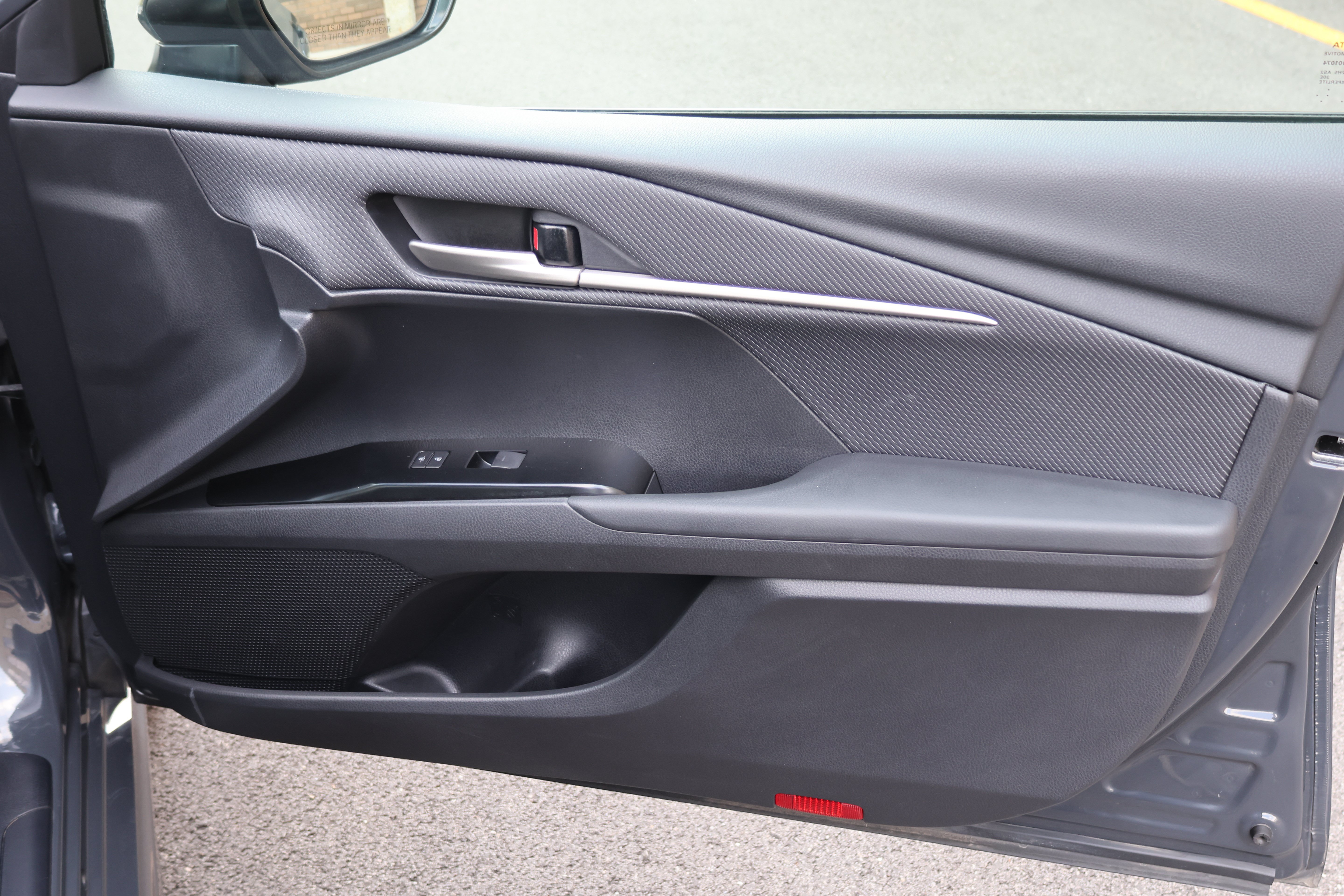 Used 2025 Toyota Camry SE FWD image 35