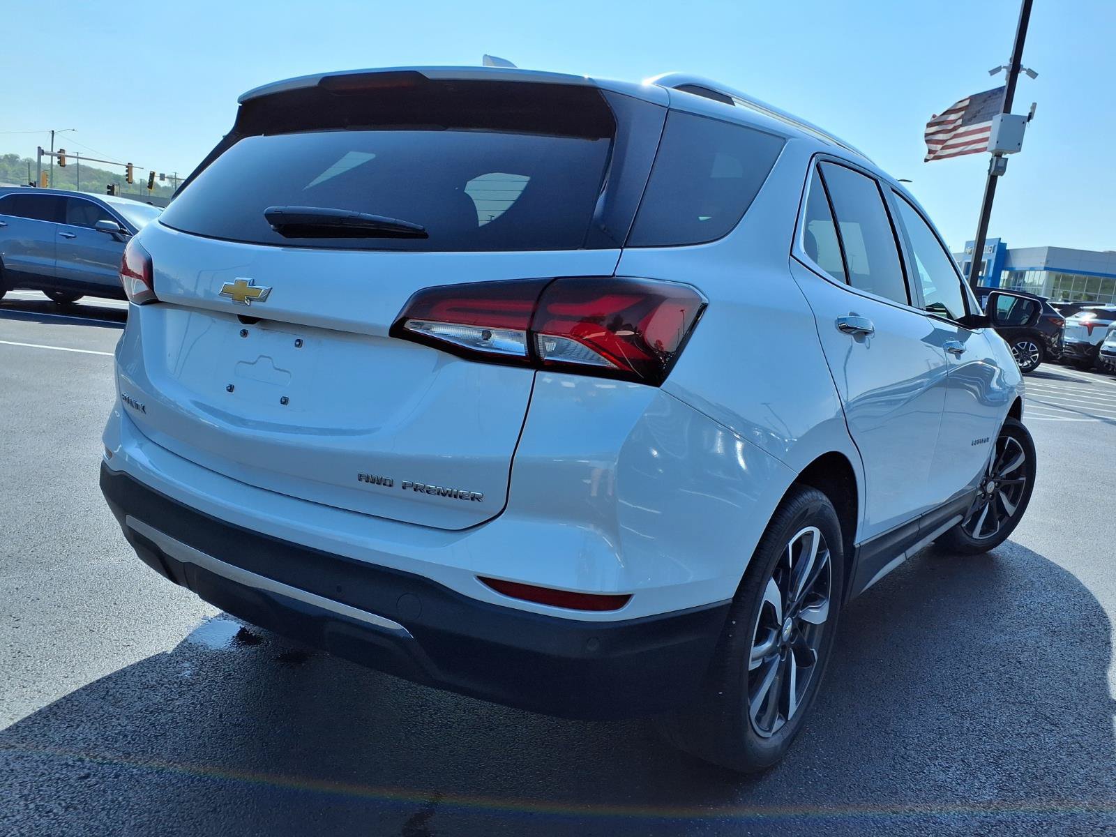 Used 2022 Chevrolet Equinox Premier AWD/4WD image 33