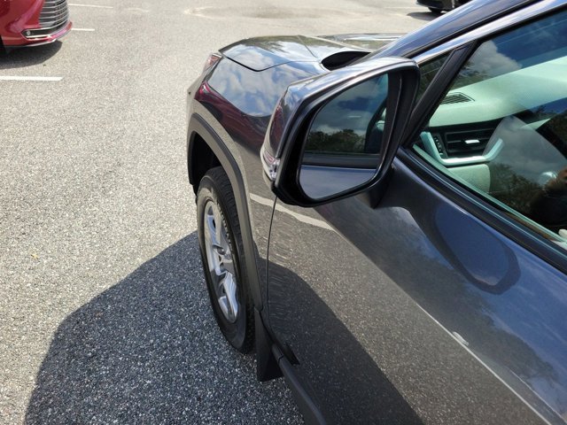 Used 2022 Toyota RAV4 XLE w/ Convenience Package image 18