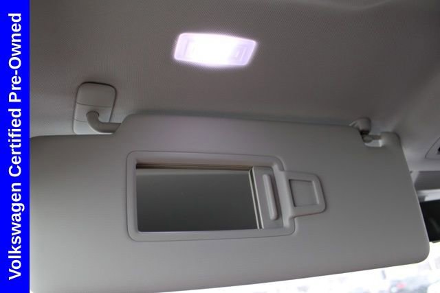 Used 2025 Volkswagen Tiguan SE image 43