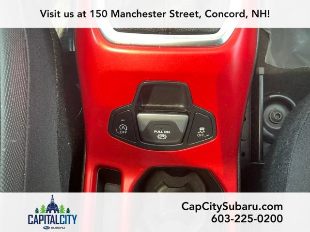 Used 2021 Jeep Renegade Trailhawk w/ Sun & Sound Group AWD/4WD image 33