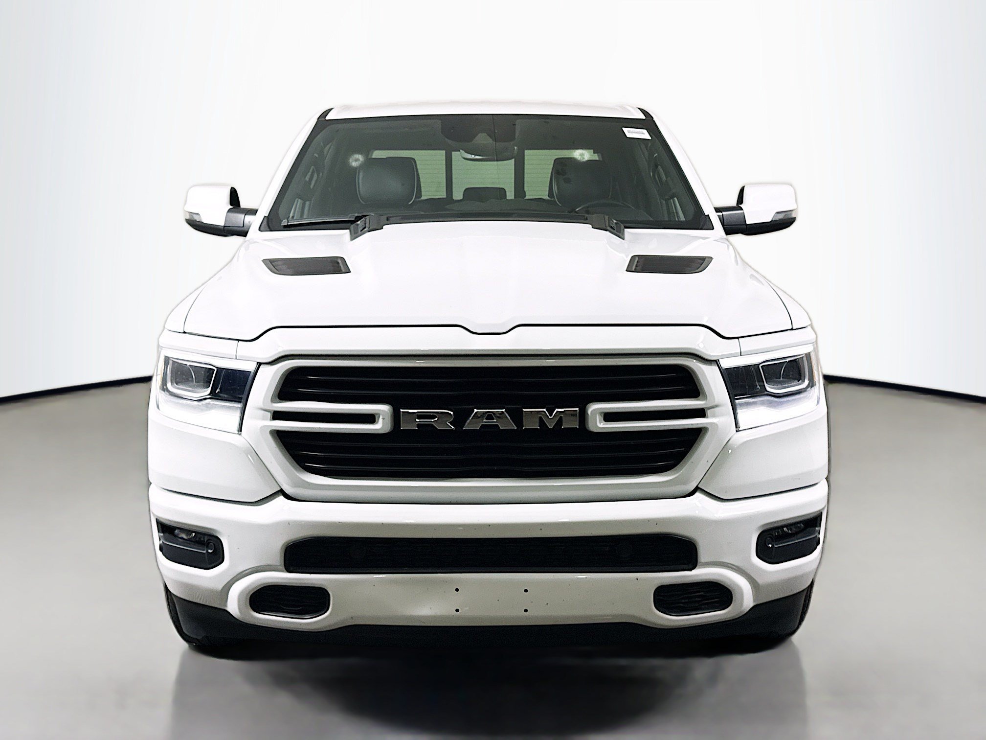 Used 2023 RAM 1500 Laramie AWD/4WD image 2