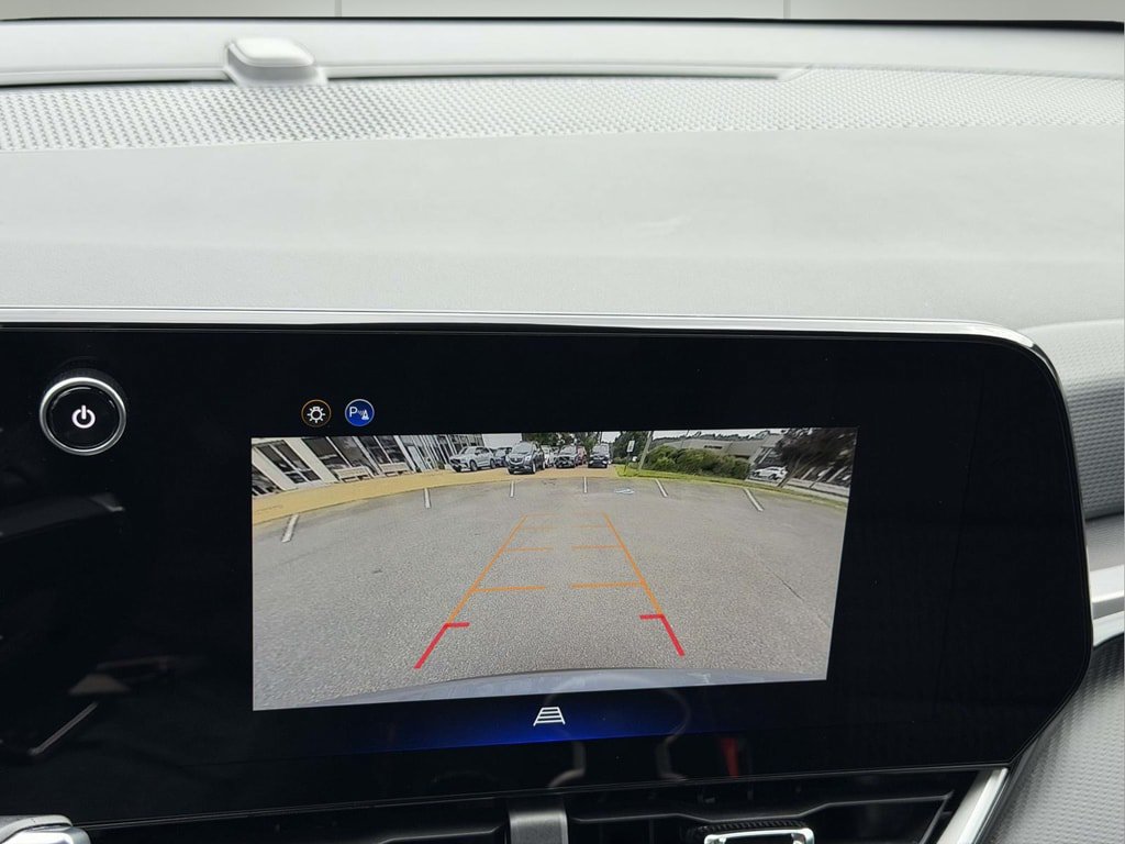 Used 2026 Chevrolet Equinox LT FWD image 4