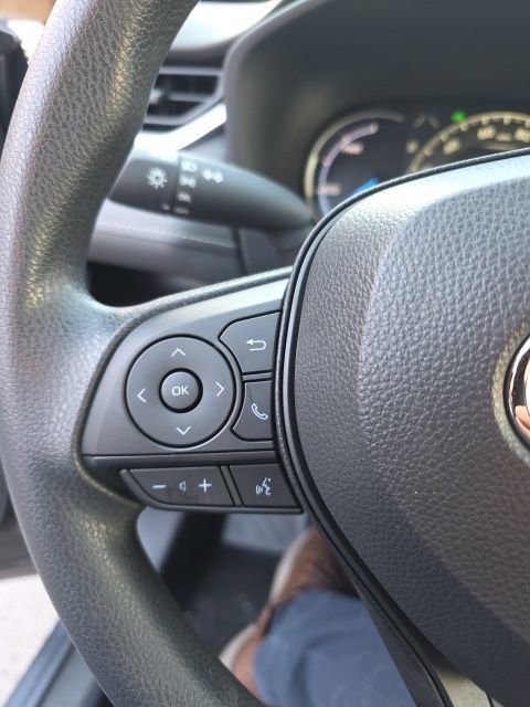 Used 2025 Toyota RAV4 LE image 17