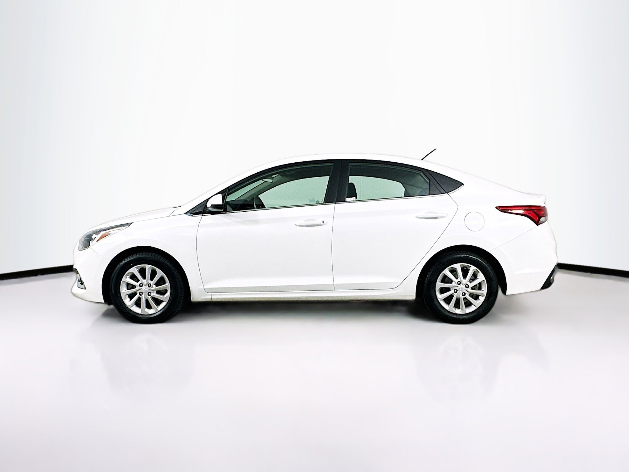 Used 2021 Hyundai Accent SEL FWD image 4