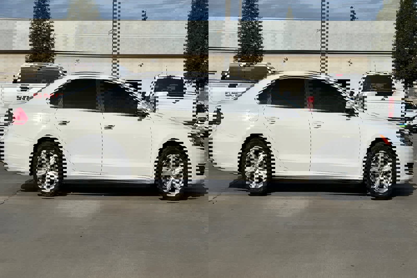 Used 2013 Volkswagen Passat 2.5 SE image 9