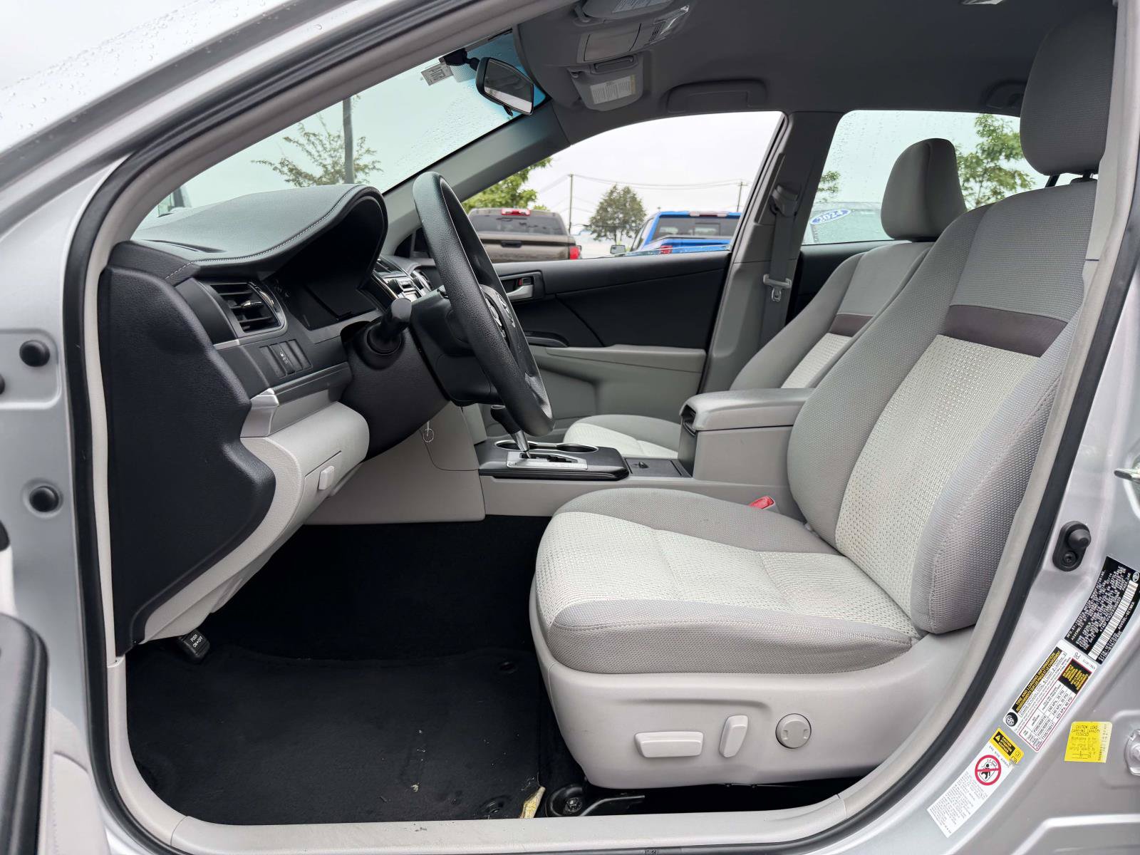 Used 2014 Toyota Camry LE FWD image 8
