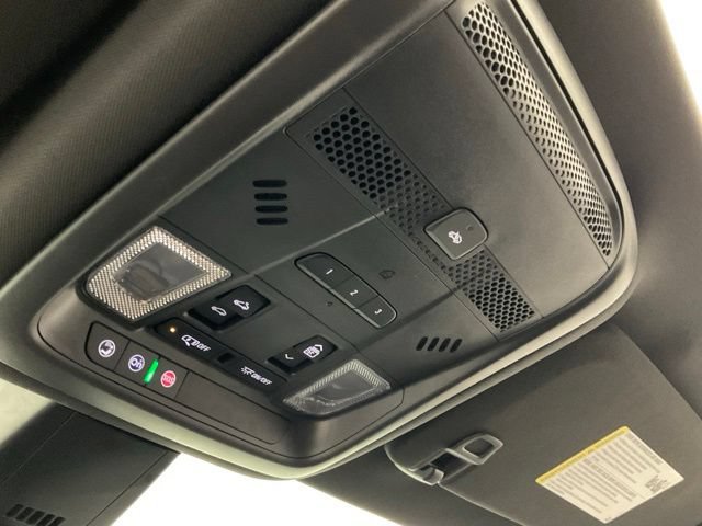 Used 2024 Cadillac XT6 Sport w/ Technology Package AWD/4WD image 21