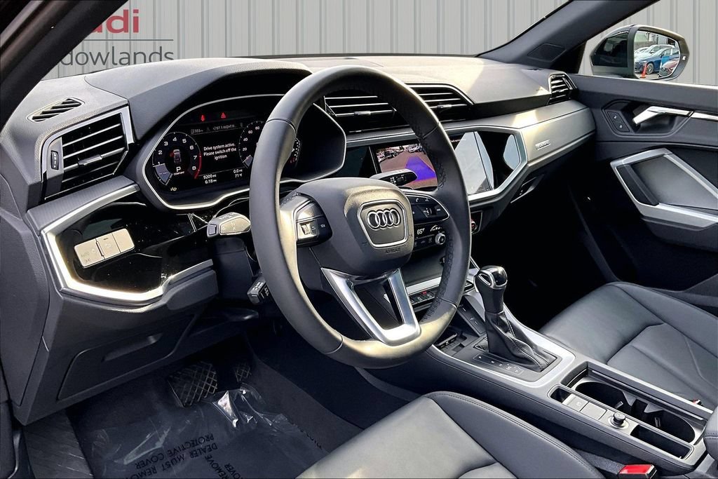 Used 2025 Audi Q3 2.0T Premium w/ Convenience Package AWD/4WD image 17