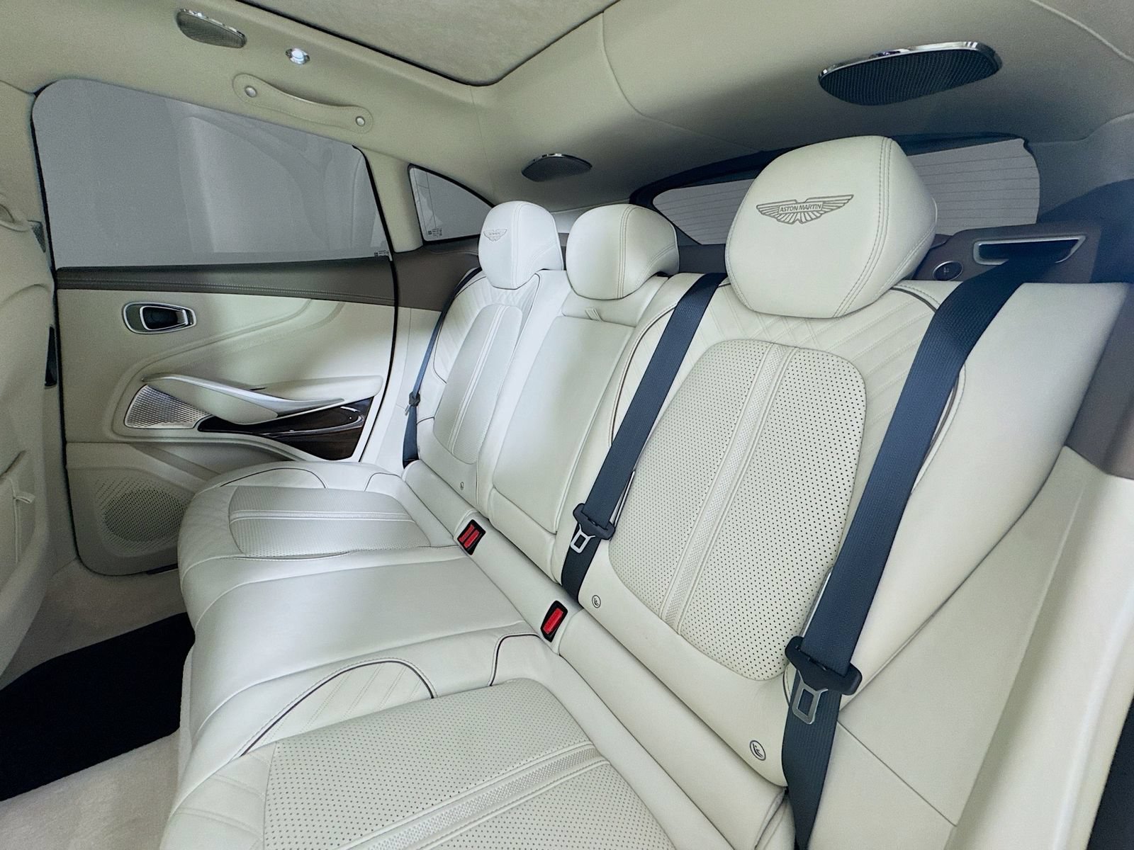 Used 2025 Aston Martin DBX 707 AWD/4WD image 24