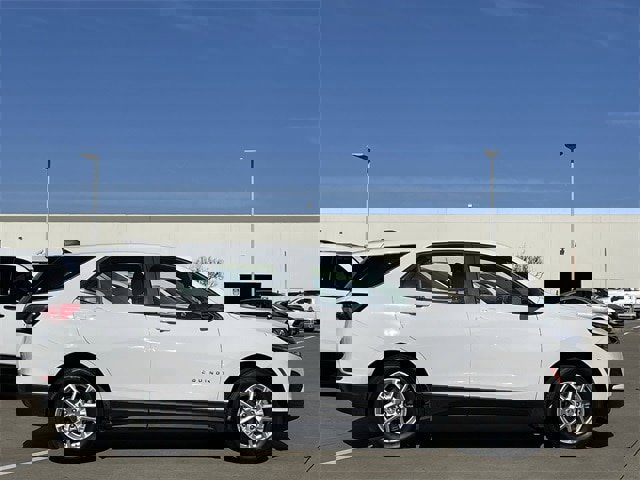 Used 2024 Chevrolet Equinox LS image 3