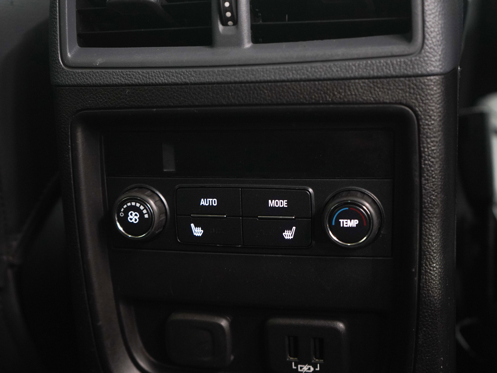 Used 2019 Buick Envision Premium w/ Driver Confidence Package image 16