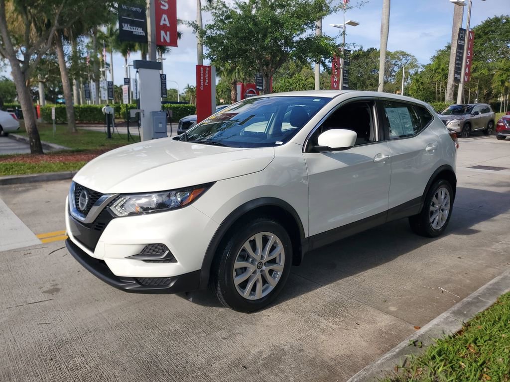 Used 2020 Nissan Rogue Sport S w/ Appearance Package FWD image 3