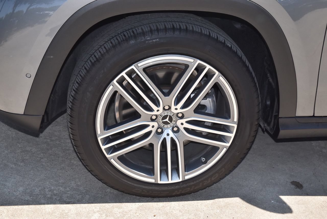 Used 2024 Mercedes-Benz GLS 450 4MATIC image 39