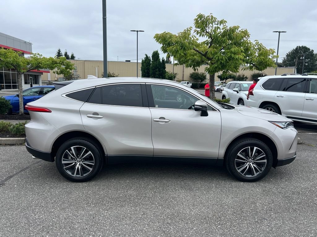 Certified 2023 Toyota Venza LE AWD/4WD image 6