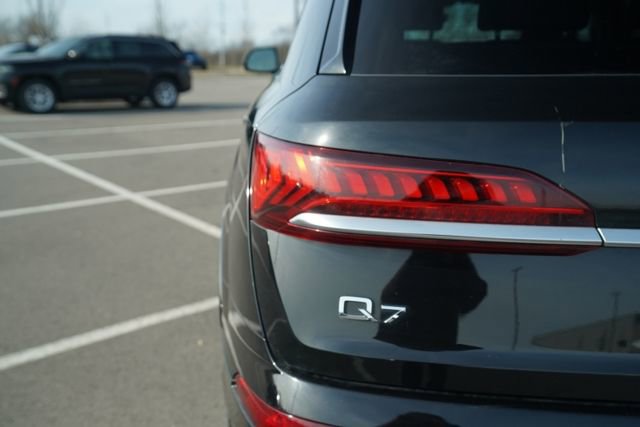 Used 2023 Audi Q7 2.0T Premium w/ Convenience Package image 36