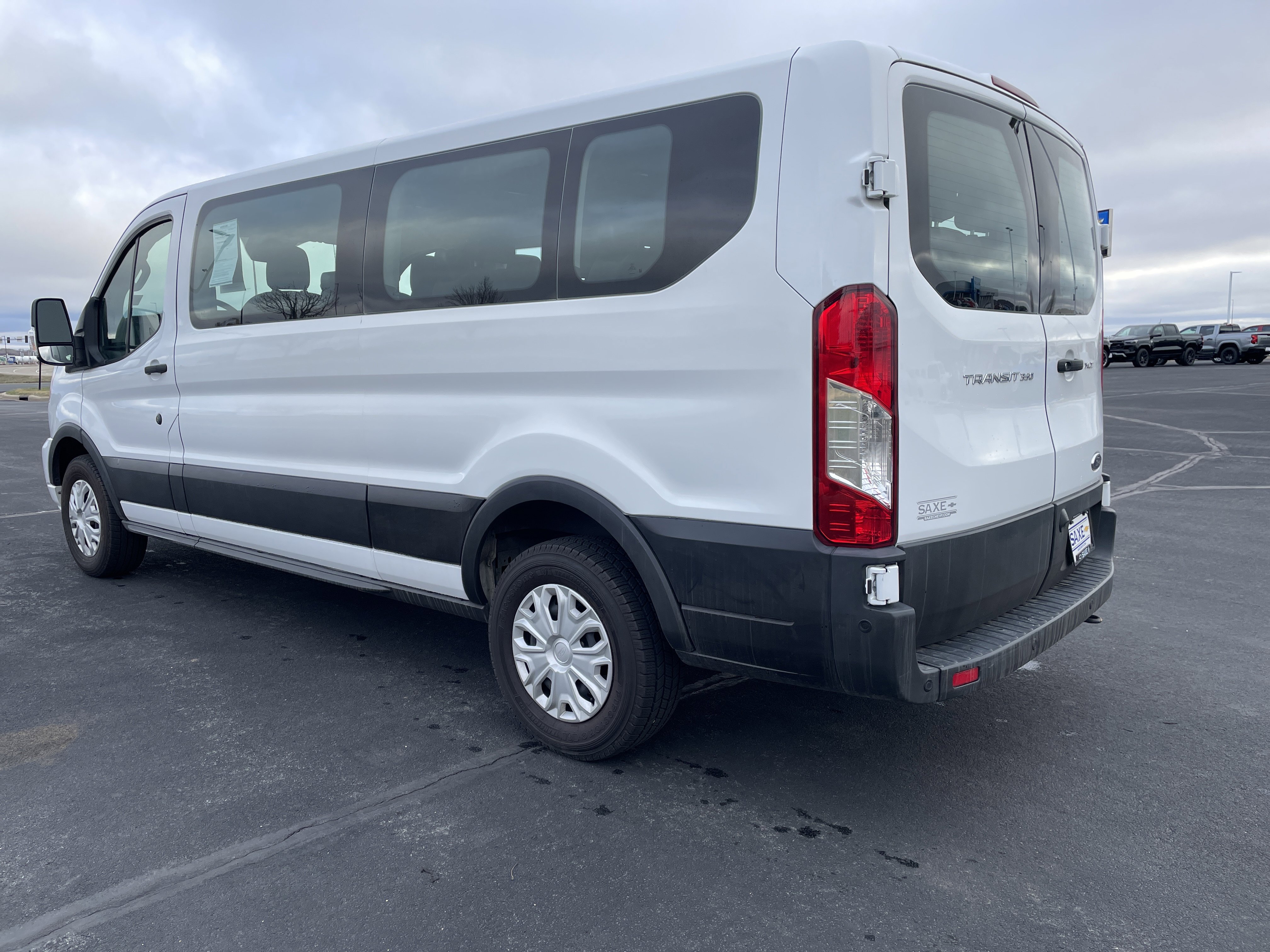 Used 2022 Ford Transit 350 XLT image 3
