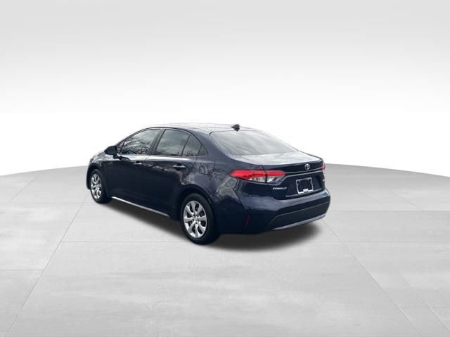 Used 2020 Toyota Corolla LE image 3