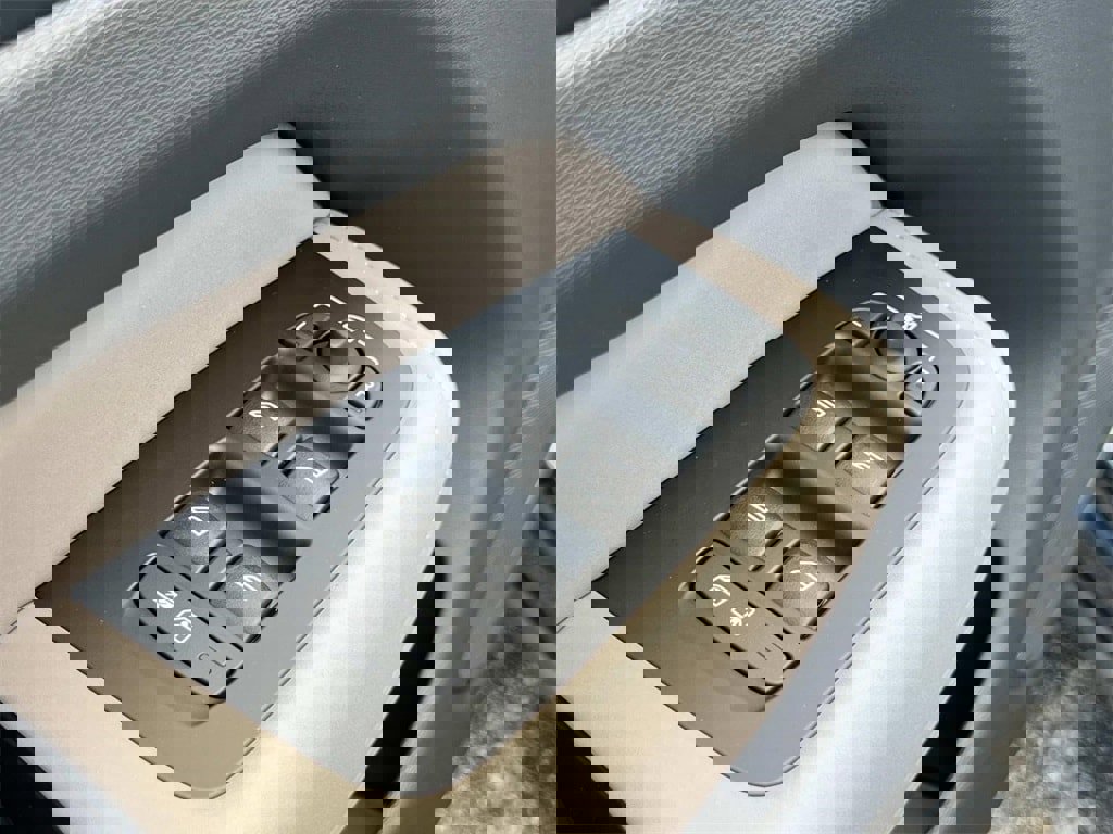 Certified 2026 Volvo XC60 B5 Plus w/ Protection Package Premier AWD/4WD image 23