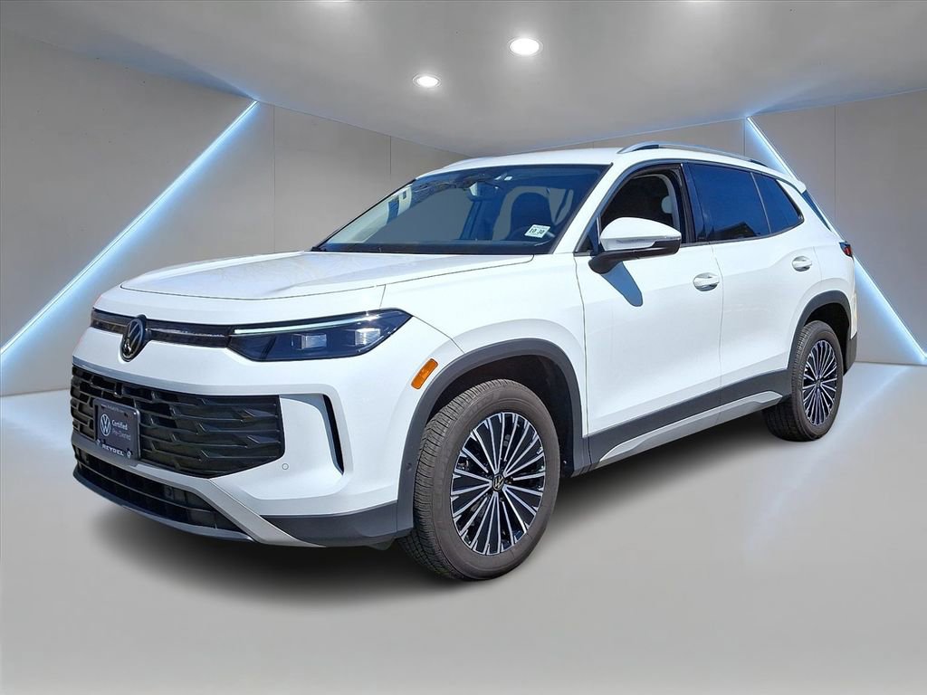Certified 2025 Volkswagen Tiguan S w/ 18" Wheel Package