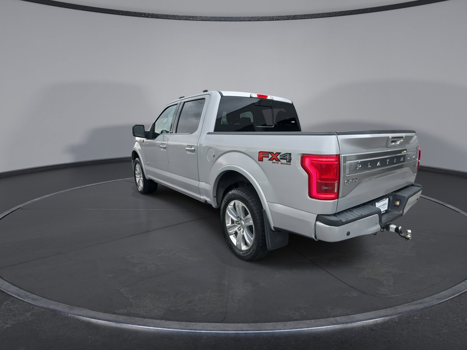 Used 2016 Ford F150 Platinum w/ Technology Package AWD/4WD image 6