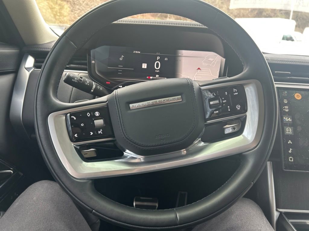 Used 2024 Land Rover Range Rover SE image 12