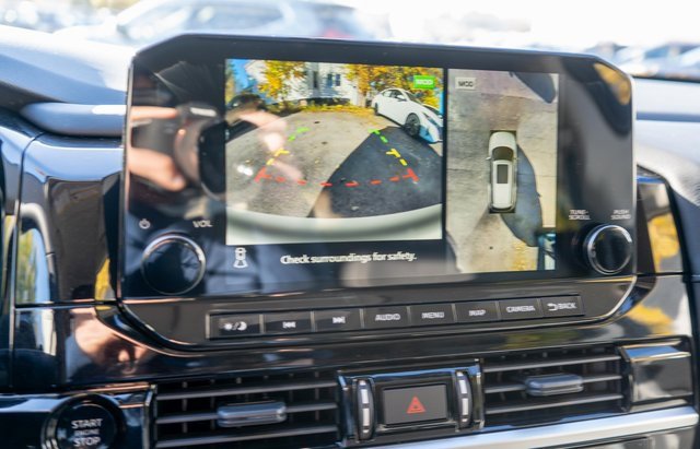 New 2025 Nissan Pathfinder SL image 18