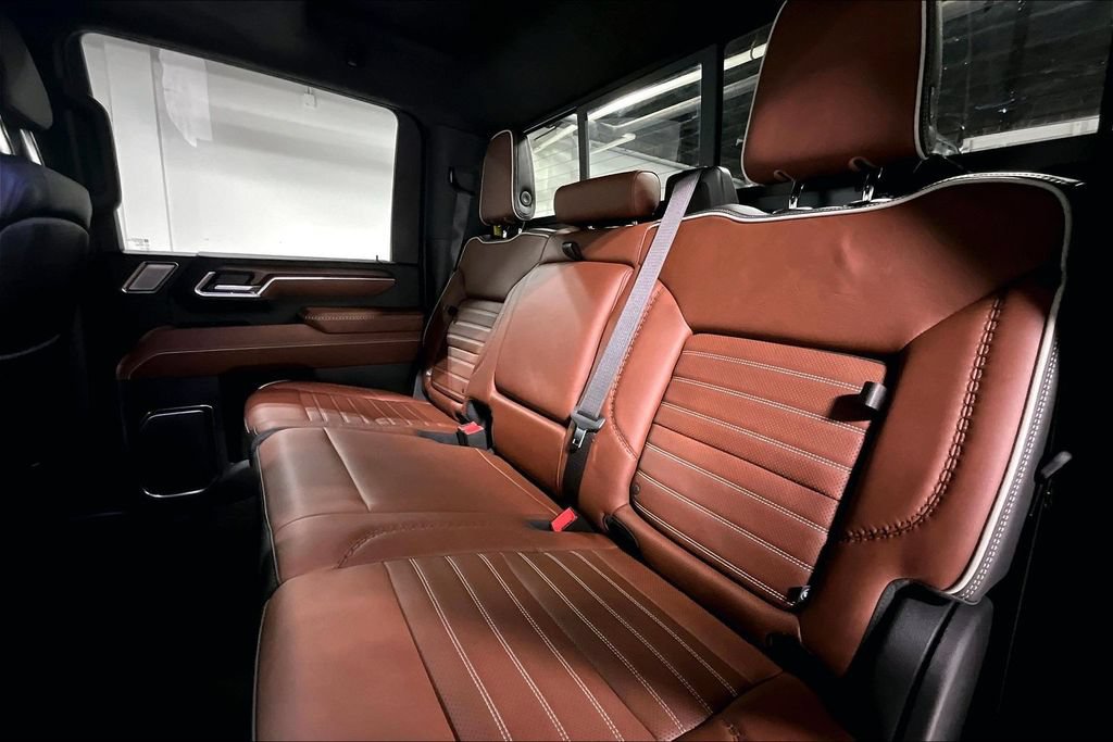 Used 2024 GMC Sierra 3500 Denali Ultimate AWD/4WD image 26