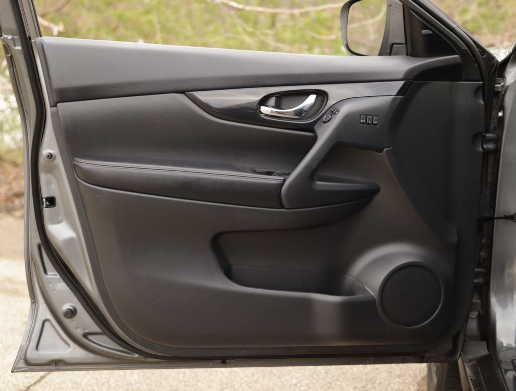 Used 2019 Nissan Rogue SL w/ Premium Package image 25