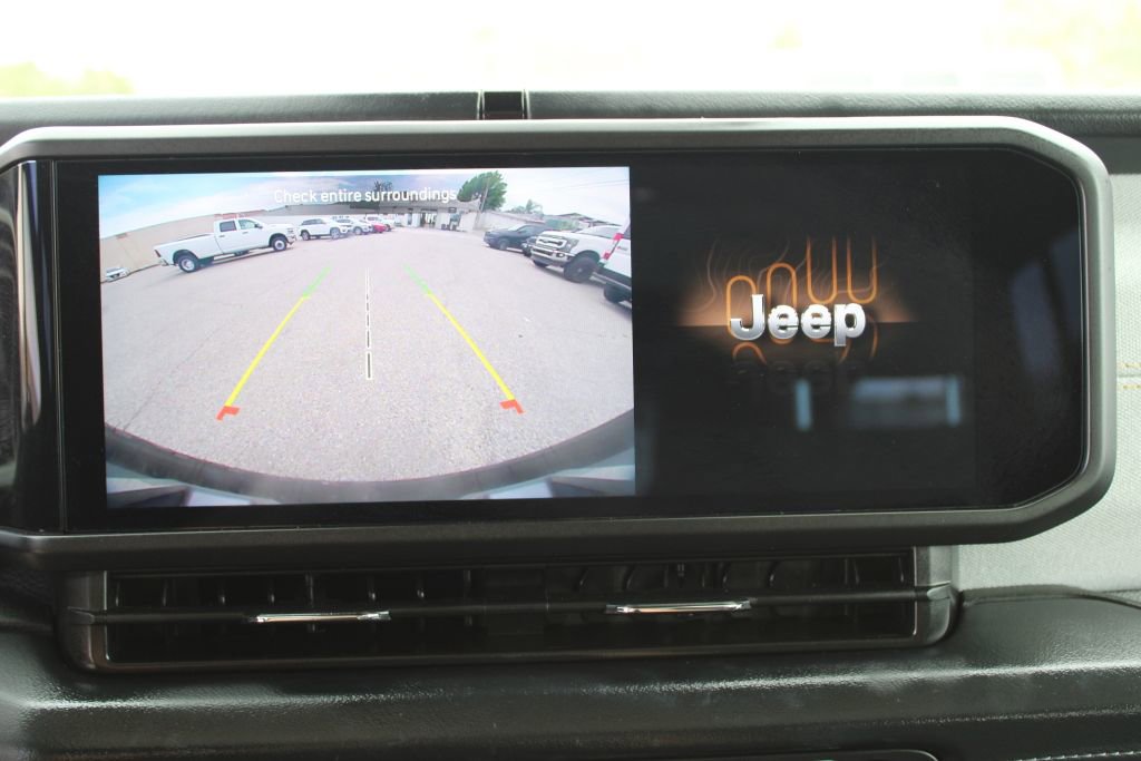 Used 2026 Jeep Wrangler Sahara AWD/4WD image 18