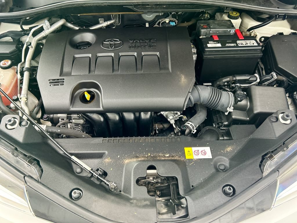 Used 2019 Toyota C-HR XLE FWD image 27