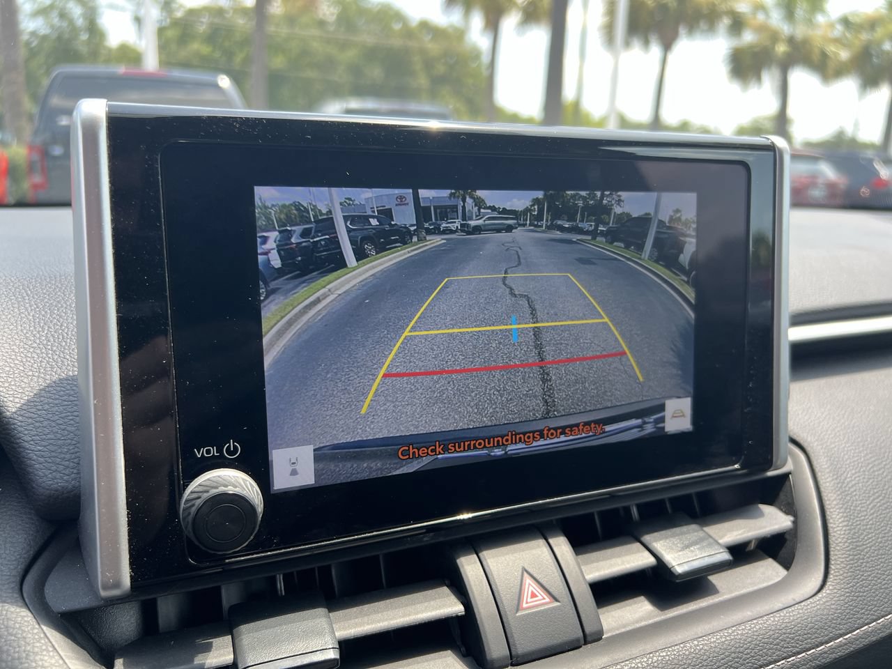 Used 2025 Toyota RAV4 XLE FWD image 25