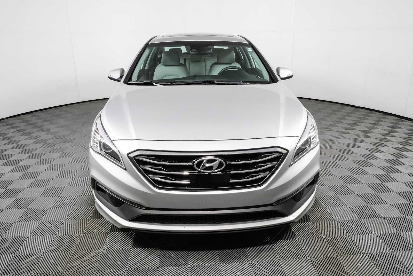 Used 2017 Hyundai Sonata Limited w/ Ultimate Package 04 FWD image 27