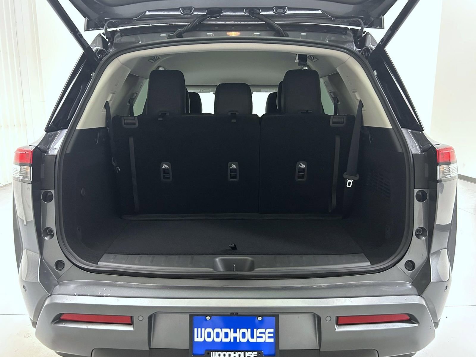 New 2026 Nissan Pathfinder Platinum image 9