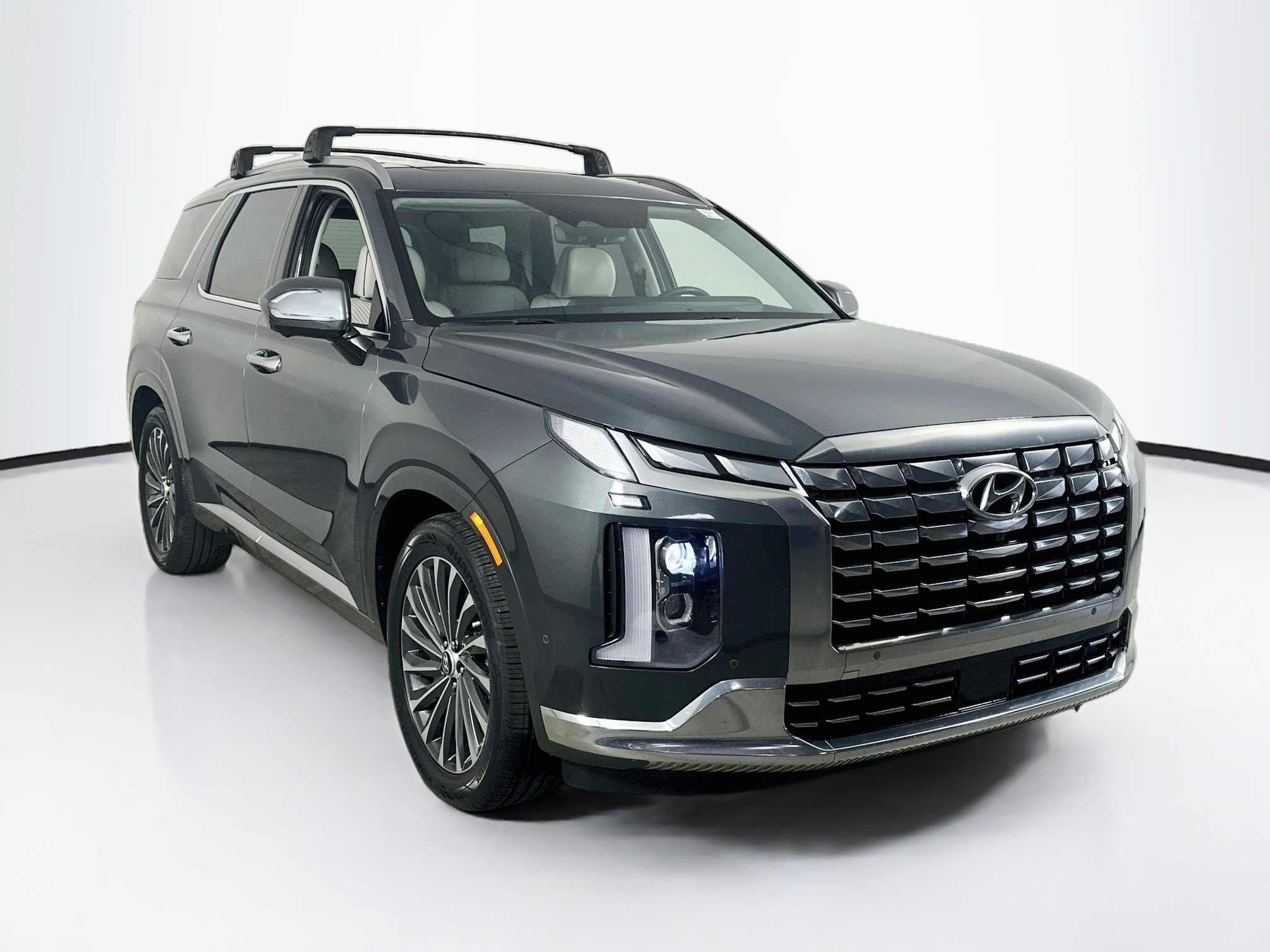 Used 2023 Hyundai Palisade Calligraphy w/ Cargo Package AWD/4WD image 3