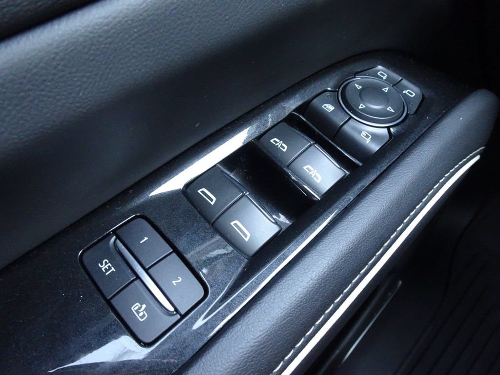 Certified 2023 Cadillac Escalade Premium Luxury w/ LPO, Floor Liner Package AWD/4WD image 22
