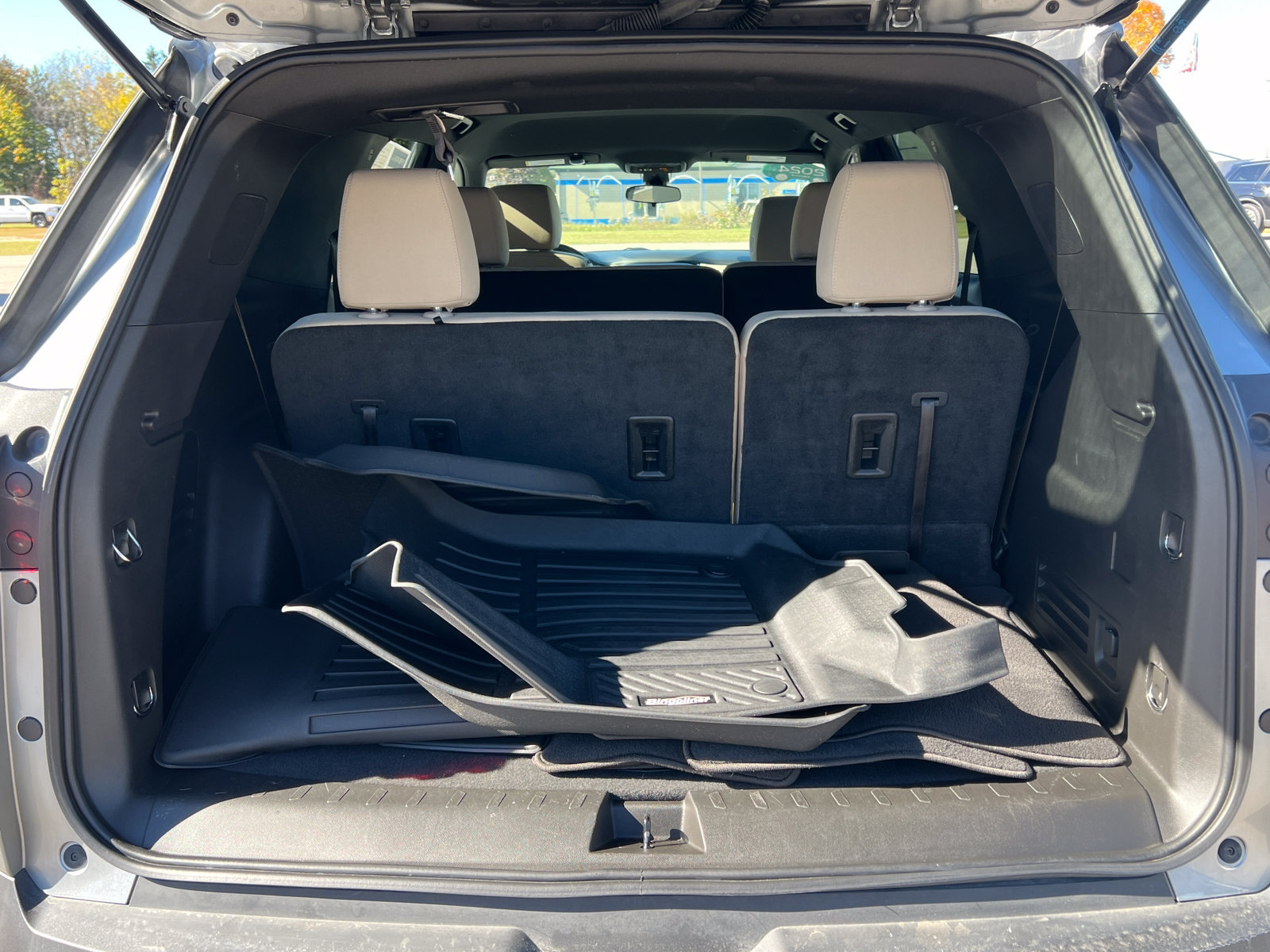 Used 2024 Chevrolet Traverse LS w/ Safety Package FWD image 39