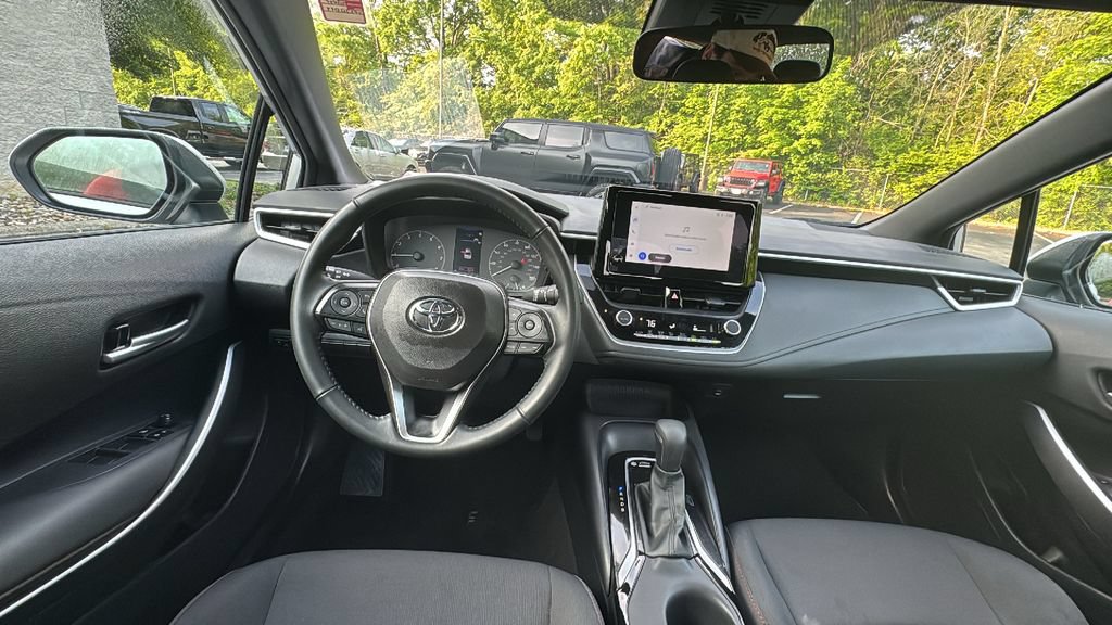 Used 2025 Toyota Corolla SE FWD image 8