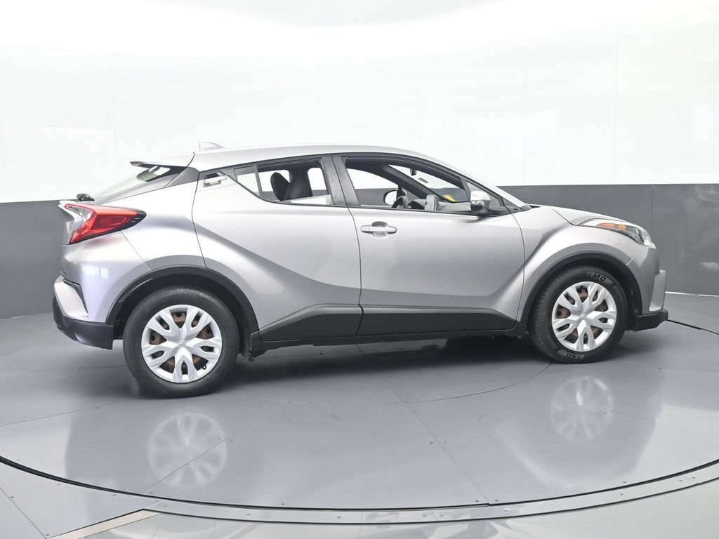 Used 2019 Toyota C-HR LE FWD image 7