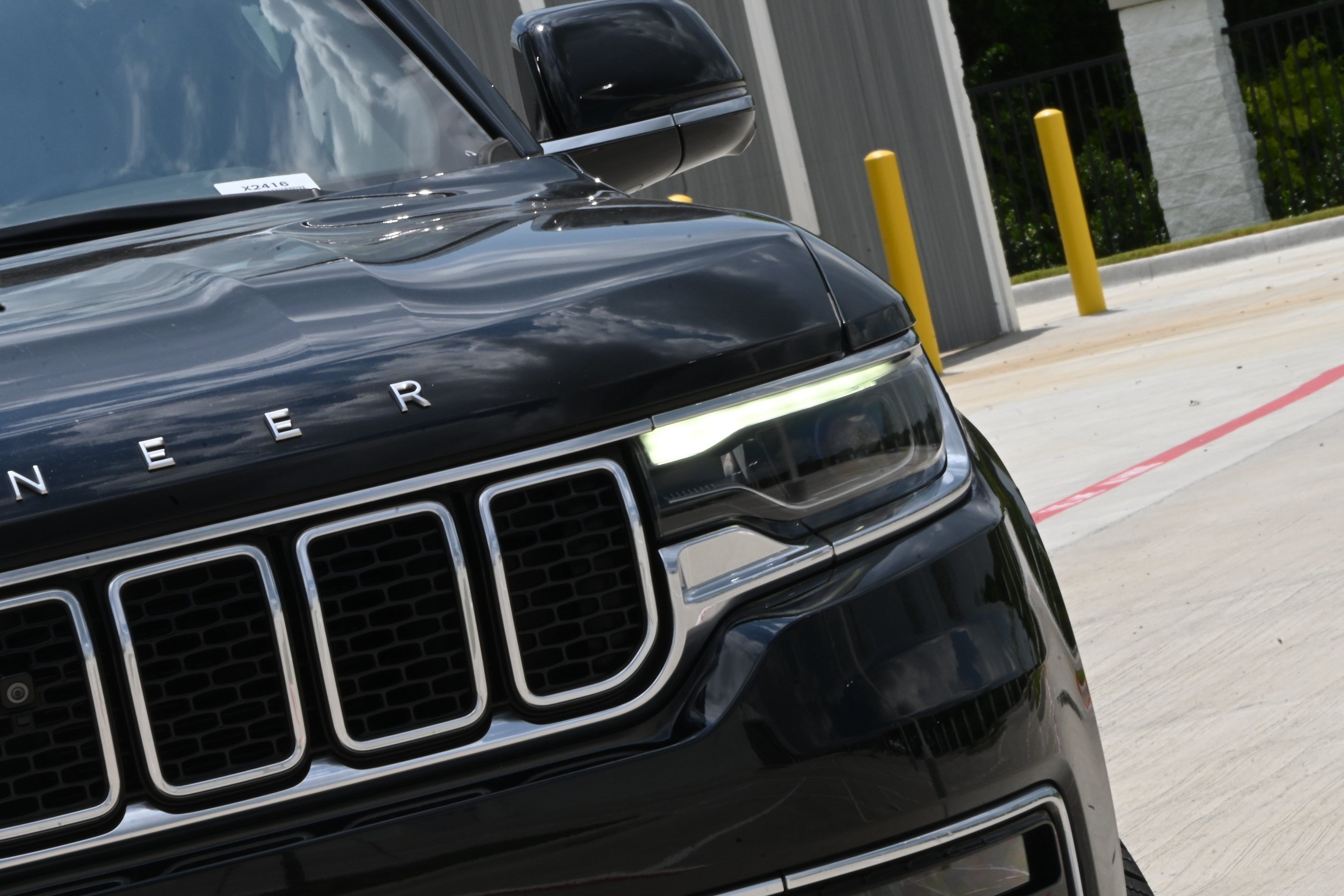Used 2023 Jeep Wagoneer 4WD w/ Convenience Group I image 10