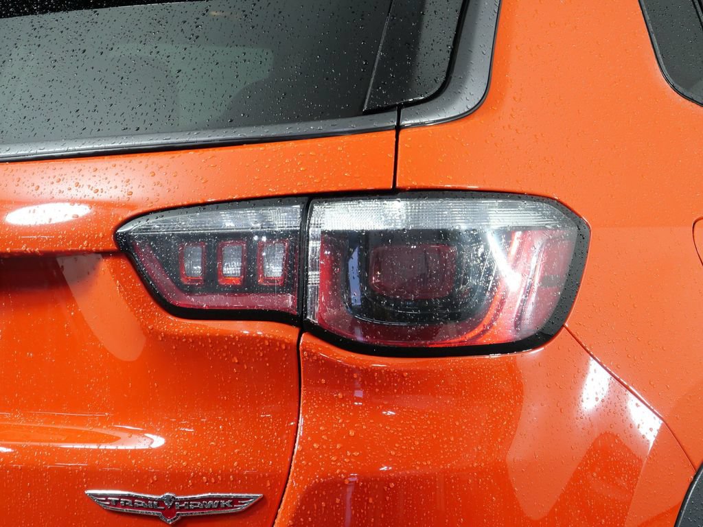 Used 2019 Jeep Compass Trailhawk w/ Leather Interior Group AWD/4WD image 11