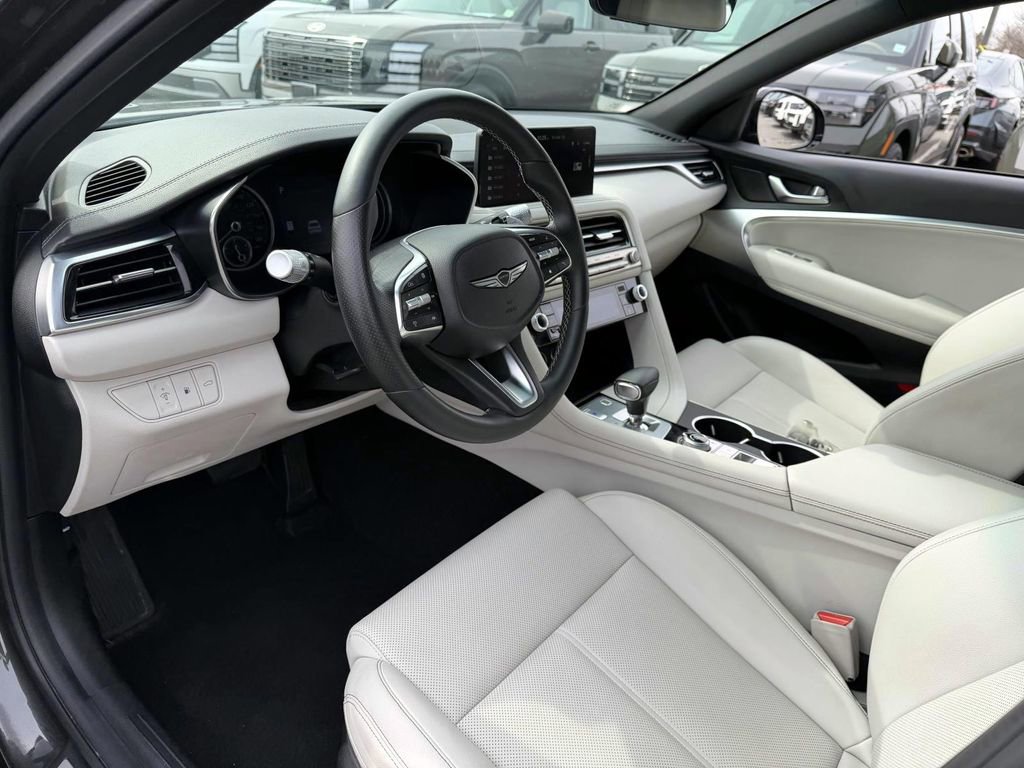 Certified 2025 Genesis G70 2.5T image 9