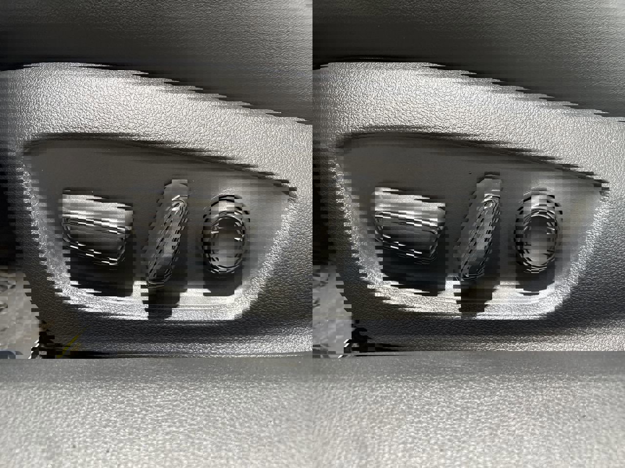 New 2026 Toyota Prius Plug-In Hybrid image 12